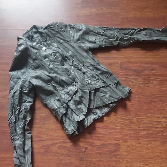 Dollhouse jacket - Picture 5 of 8